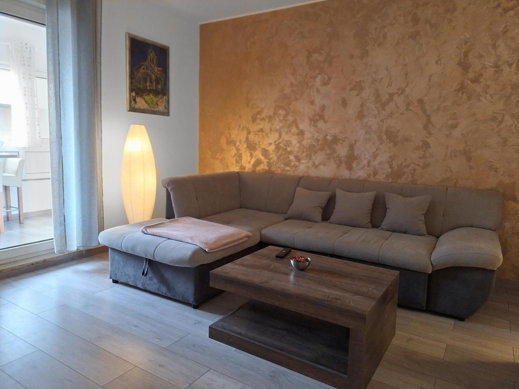 רייקה Apartment Nevera מראה חיצוני תמונה